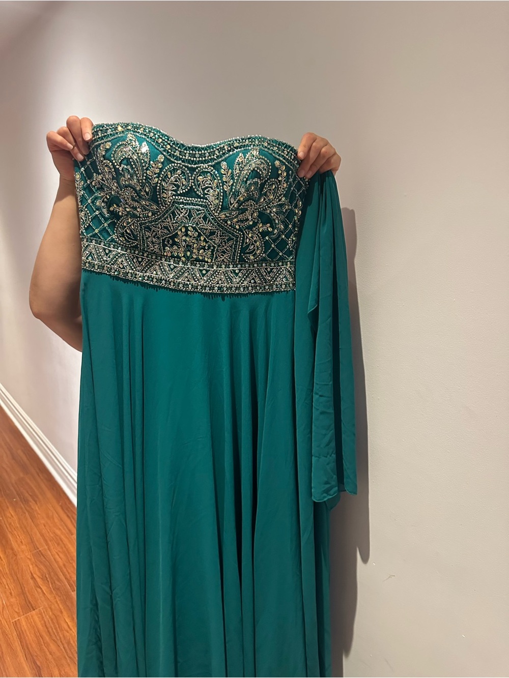 Evening gown - Picture 8 of 8